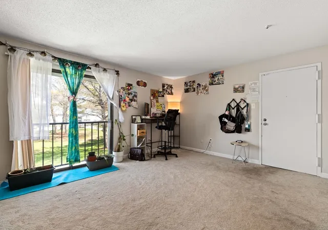 Homes for sale in Natick, MA | 10 Village Green Ln #19, Natick, MA 01760 | MLS# 73509064