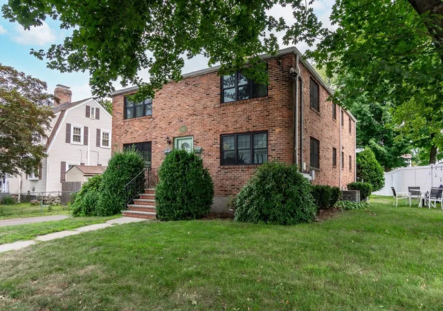 24th image of 388 Crescent St #1, Waltham, MA 02453 | MLS# 73565404