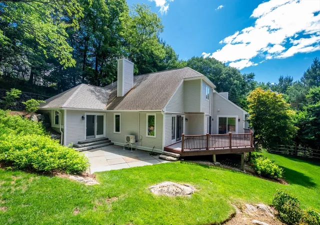 Photo 2 of Single family home for sale at 15 Fieldstone Dr, Winchester, MA 01890 | MLS# 73537676 | Listing updated on 2026-08-06