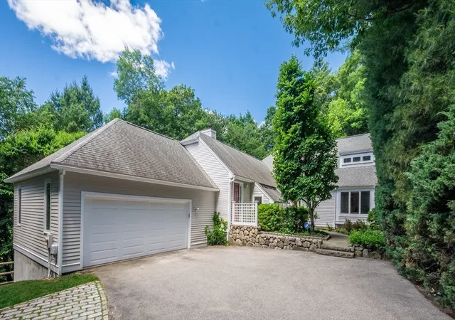 Photo 3 of Single family home for sale at 15 Fieldstone Dr, Winchester, MA 01890 | MLS# 73537676 | Listing updated on 2026-08-06