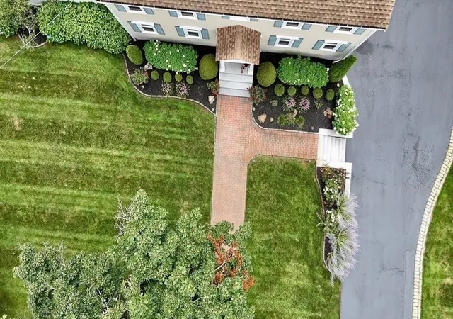 42nd image of 10 Stoneybrook Dr, Bridgewater, MA 02324 | MLS# 73555885