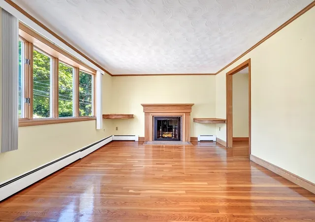 5th image of 114 Glenellen Rd, West Roxbury, MA 02132 | MLS# 73541361