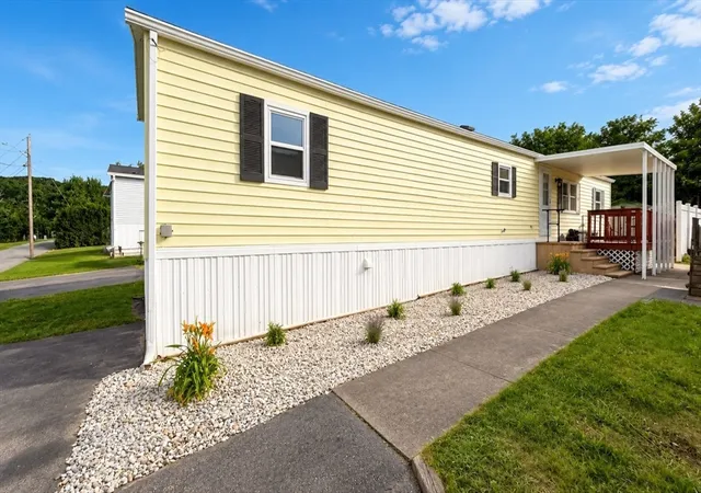 Photo 2 of Sale Pending at 131 Washington St #3, Auburn, MA 01501 | MLS# 73552451 | Listing updated on 2026-09-06