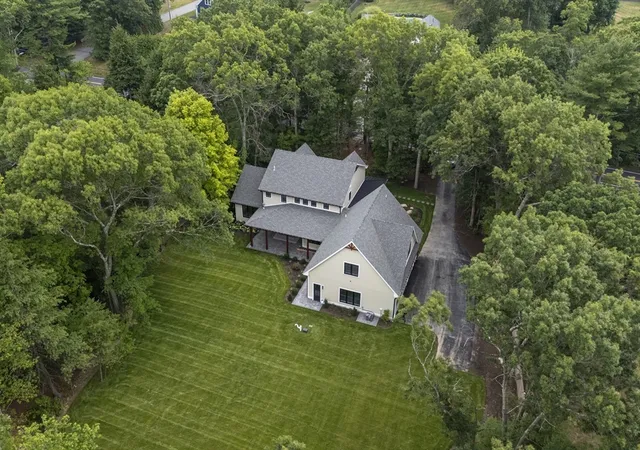 36th image of 29 Hartford St, Dover, MA 02030 | MLS# 73562073