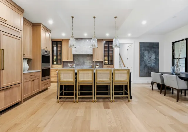 3rd image of 29 Hartford St, Dover, MA 02030 | MLS# 73562073
