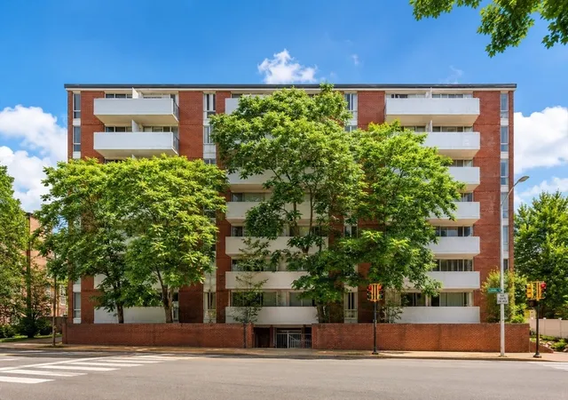 2nd image of 29 Concord Ave #212, Cambridge, MA 02138 | MLS# 73555670