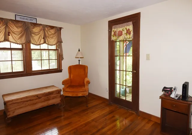 2nd image of 136 Taylor St, Pembroke, MA 02359 | MLS# 73557152