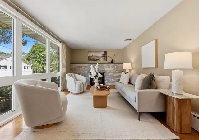 3rd image of 3 Carter Rd, Woburn, MA 01801 | MLS# 73563008