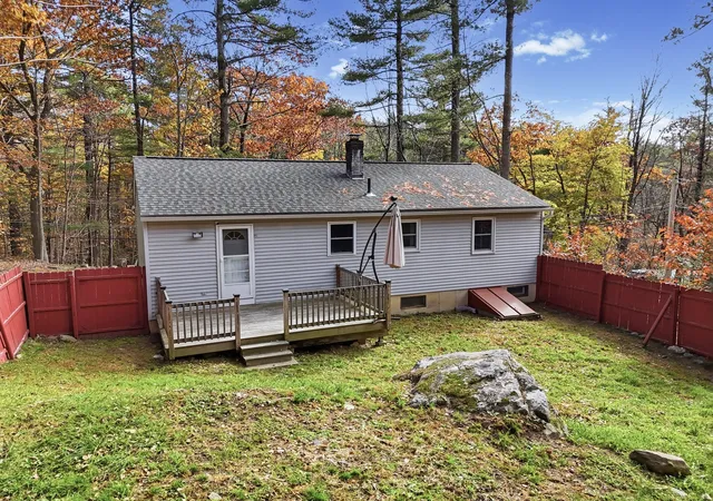 Photo 4 of Single family home for sale at 181 Dyer St, Gardner, MA 01440 | MLS# 73596833 | Listing updated on 2026-10-31