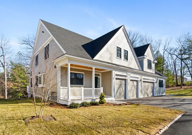 3rd image of 20 Talbot Lane #20, Reading, MA 01867 | MLS# 73539158