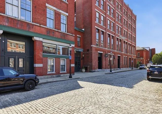 1st image of 172 Middle St #306, Lowell, MA 01852 | MLS# 73556360