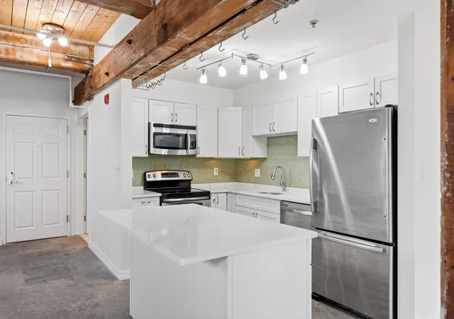 2nd image of 172 Middle St #306, Lowell, MA 01852 | MLS# 73556360