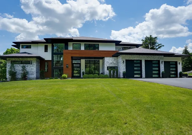 1st image of 556 Middle Road, Boxborough, MA 01719 | MLS# 73527208