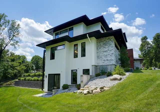 41st image of 556 Middle Road, Boxborough, MA 01719 | MLS# 73527208