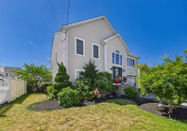 Homes for sale in Fall River, MA | 19 Abington Ln, Fall River, MA 02721 | MLS# 73537641