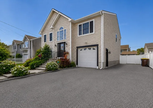 Homes for sale in Fall River, MA | 19 Abington Ln, Fall River, MA 02721 | MLS# 73537641