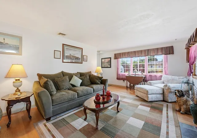 Homes for sale in West Springfield, MA | 63 Laurence Dr, West Springfield, MA 01089 | MLS# 73538631