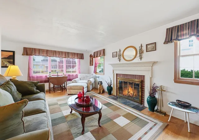 Homes for sale in West Springfield, MA | 63 Laurence Dr, West Springfield, MA 01089 | MLS# 73538631
