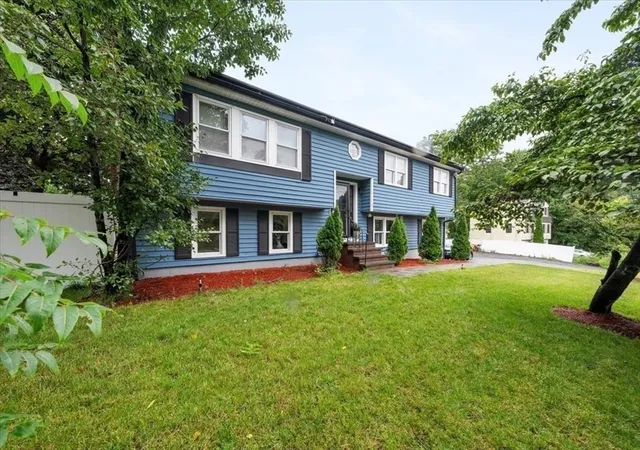 Photo 3 of Single family home for sale at 7 Alyssum, Billerica, MA 01821 | MLS# 73560711 | Listing updated on 2026-08-31