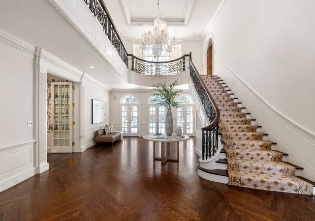 3rd image of 200 Pond Road, Wellesley, MA 02482 | MLS# 73329026