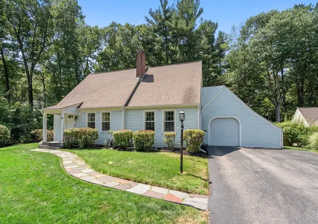 Homes for sale in Holden, MA | 51 Laurelwood Rd, Holden, MA 01520 | MLS# 73547402