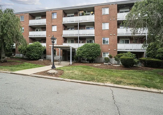 Homes for sale in Quincy, MA | 179 Presidents Ln #3J, Quincy, MA 02169 | MLS# 73546096