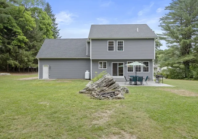 Homes for sale in Thompson, CT | 501 Quaddick Road, Thompson, CT 06277 | MLS# 73539892