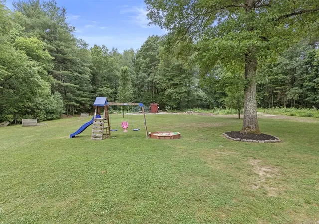Homes for sale in Thompson, CT | 501 Quaddick Road, Thompson, CT 06277 | MLS# 73539892