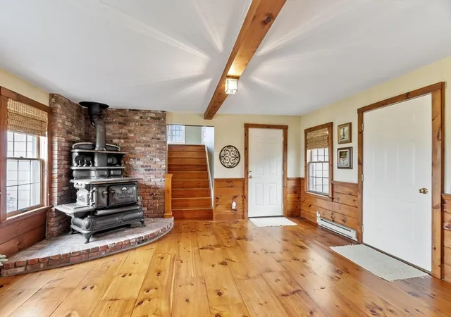 4th image of 32 Osgood Rd, Sterling, MA 01564 | MLS# 73540616