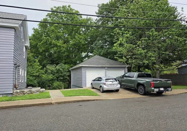 12th image of 74 Central St, Athol, MA 01331 | MLS# 73556061