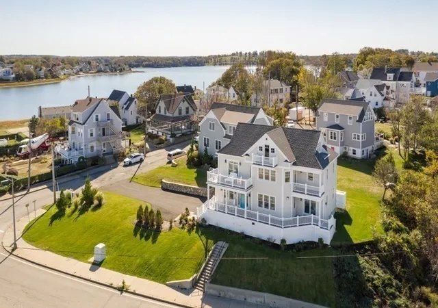 1st image of 10 Whitehead Ave, Hull, MA 02045 | MLS# 73567454
