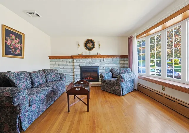 Homes for sale in Somerset, MA | 79 Highview Ave, Somerset, MA 02726 | MLS# 73524874