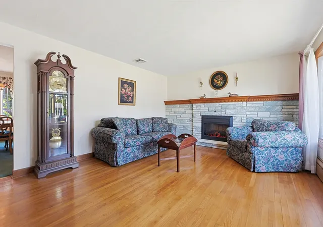 Homes for sale in Somerset, MA | 79 Highview Ave, Somerset, MA 02726 | MLS# 73524874