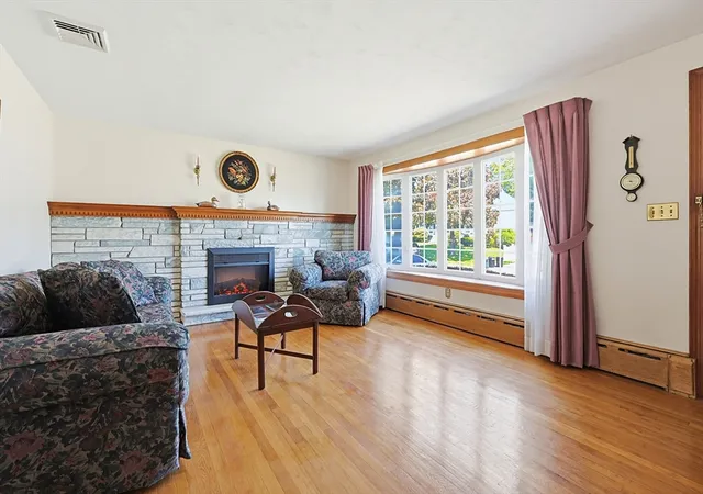 Homes for sale in Somerset, MA | 79 Highview Ave, Somerset, MA 02726 | MLS# 73524874
