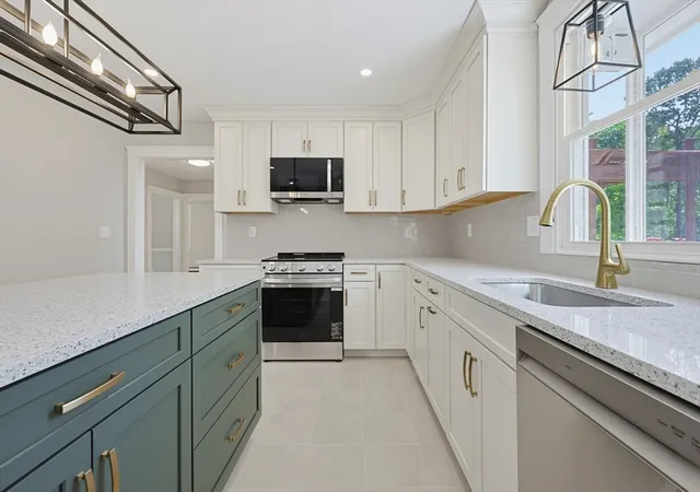 5th image of 13 Fairway Lane, Medway, MA 02053 | MLS# 73536928