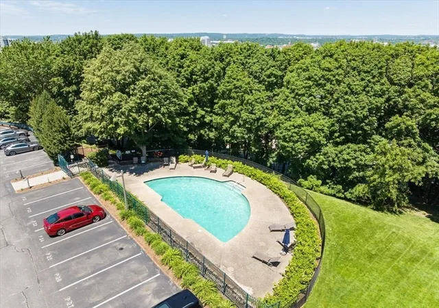 2nd image of 227 Smt Ave, Brookline, MA 02446