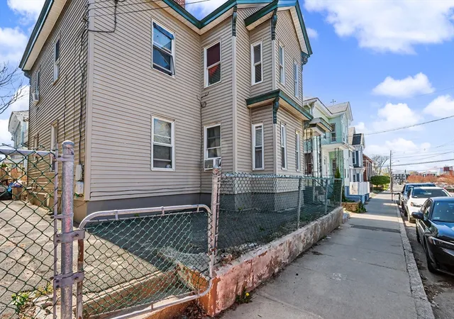 40th image of 492 Fletcher St, Lowell, MA 01854 | MLS# 73511911