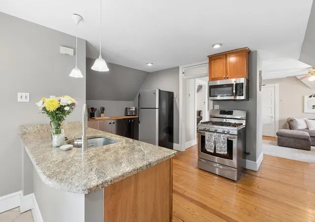 3rd image of 55 King #3, Dorchester, MA 02122 | MLS# 73556569