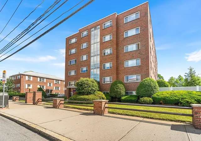 Homes for sale in Arlington, MA | 215 Massachusetts Ave #26, Arlington, MA 02474 | MLS# 73541010
