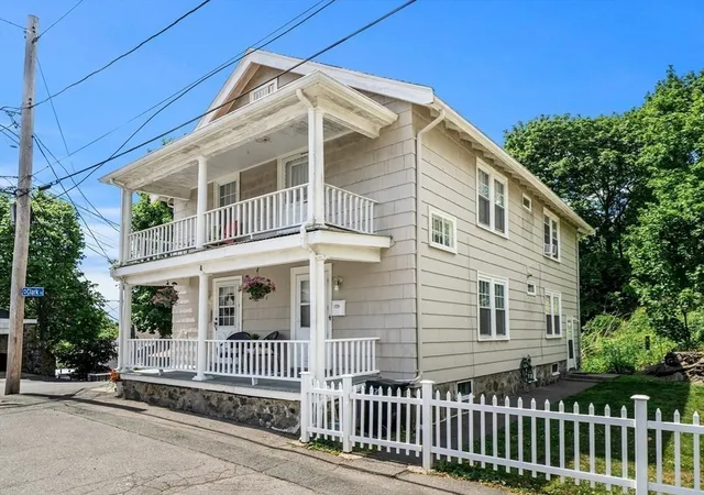 2nd image of 4 Clark St, Swampscott, MA 01907 | MLS# 73538875