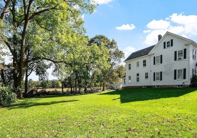 5th image of 25 Fairhaven Rd, Concord, MA 01742 | MLS# 73468917