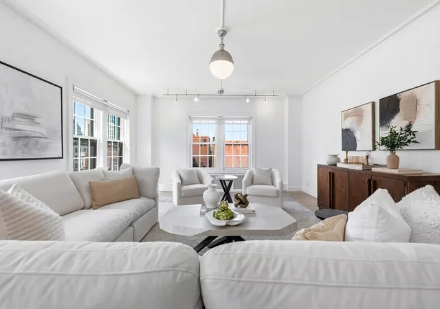 Listing Photo 4 - Condo for sale in building located at 90 Commonwealth Ave, Boston, MA 02116 - Unit #22