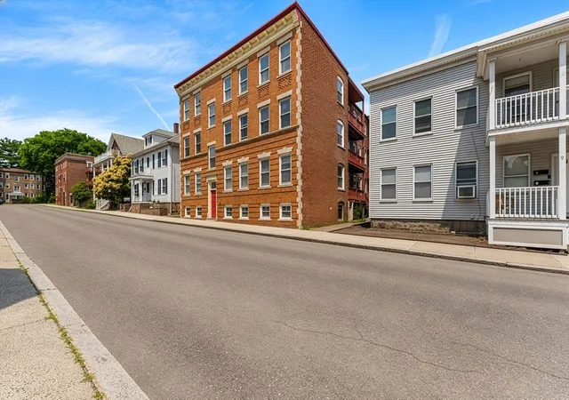 Homes for sale in Salem, MA | 16 Leavitt St #2, Salem, MA 01970 | MLS# 73530000