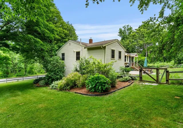 2nd image of 3 Colonial Dr, Littleton, MA 01460 | MLS# 73540660