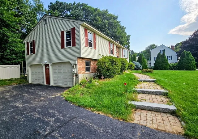 Photo 3 of Sale Pending at 4 Sycamore Dr, Rutland, MA 01543 | MLS# 73563783 | Listing updated on 2026-09-29