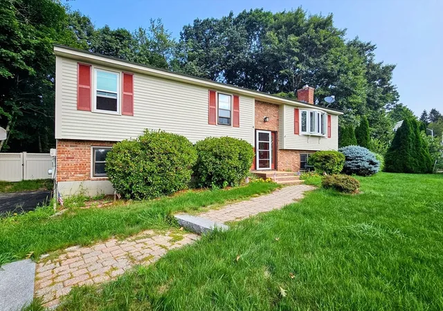 Photo 3 of Sale Pending at 4 Sycamore Dr, Rutland, MA 01543 | MLS# 73563783 | Listing updated on 2026-09-29