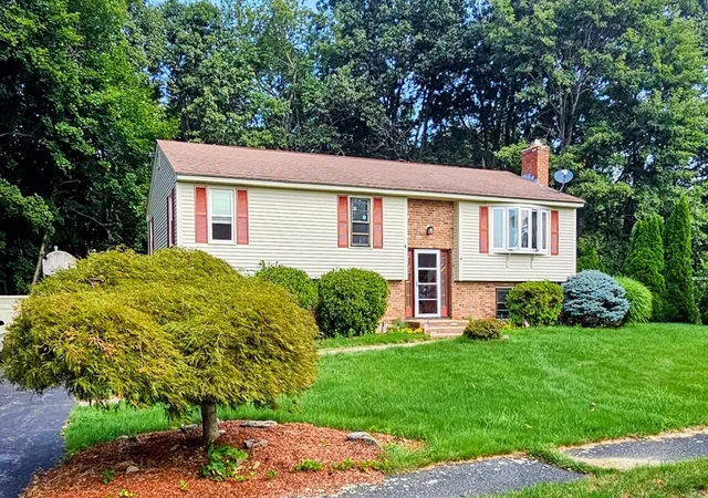 Photo 4 of Sale Pending at 4 Sycamore Dr, Rutland, MA 01543 | MLS# 73563783 | Listing updated on 2026-09-29