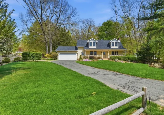 Homes for sale in Wilbraham, MA | 24 Merrill Rd, Wilbraham, MA 01095 | MLS# 73510165