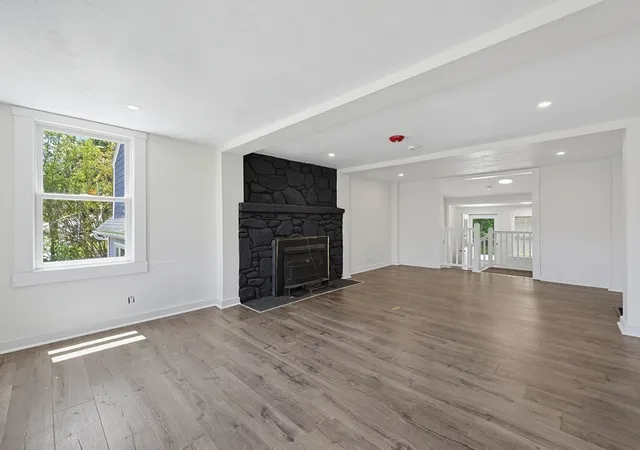 2nd image of 130 High St, Upton, MA 01568 | MLS# 73400838