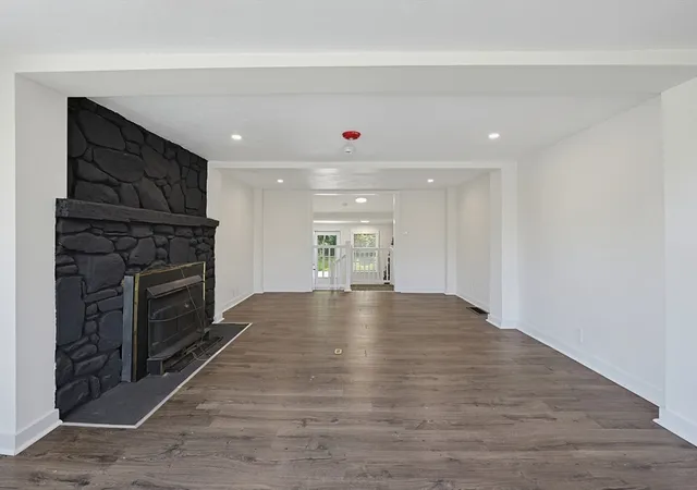 3rd image of 130 High St, Upton, MA 01568 | MLS# 73400838